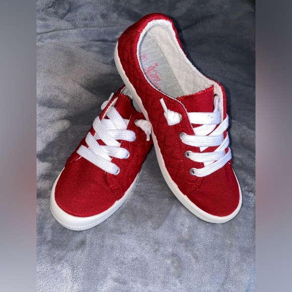 Jellypop Shoes - JellyPop Comfort Fit Women’s Sneakers.